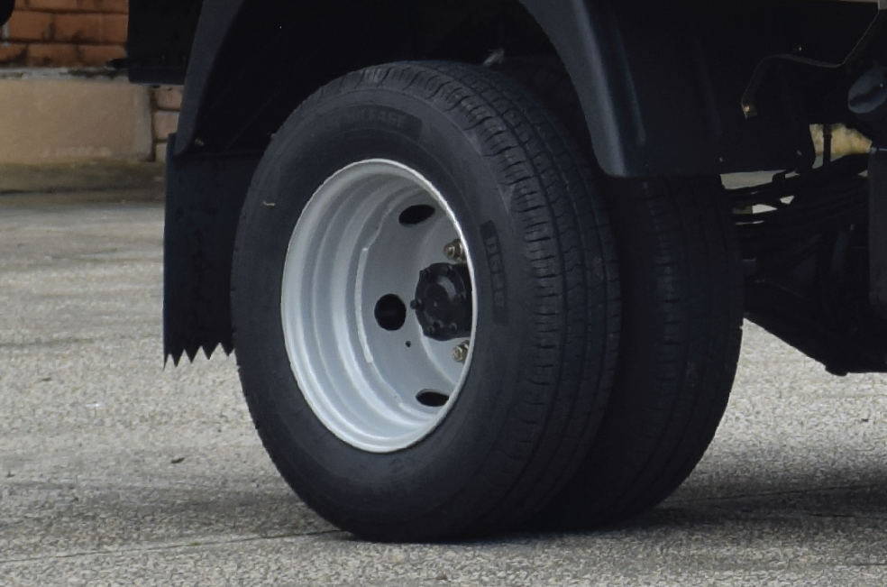 Cầu sau trang bị bánh đôi