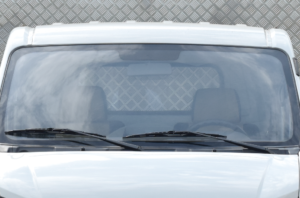 Kính chắn gió 2 lớp an toàn